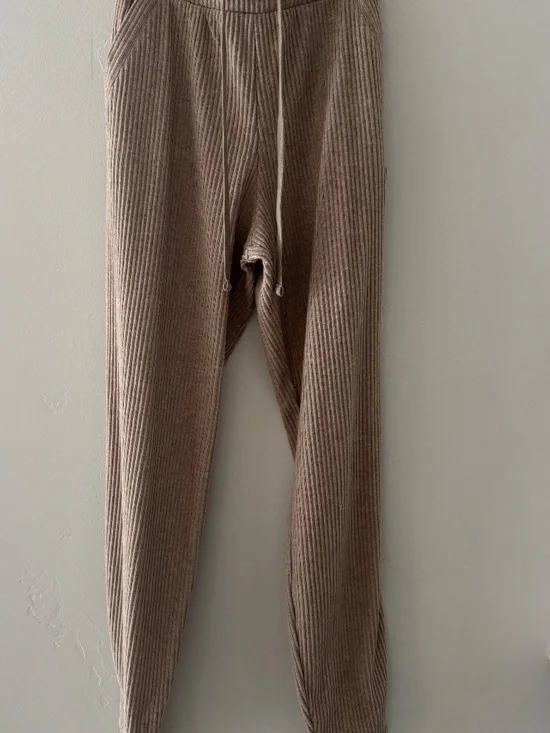 Alo Yoga Muse Sweatpant - Gravel Heather - Picture 2 of 4